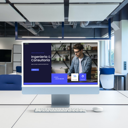 Imagen donde podemos ver un ordenador de sobremesa con la el sitio web de Ivolta